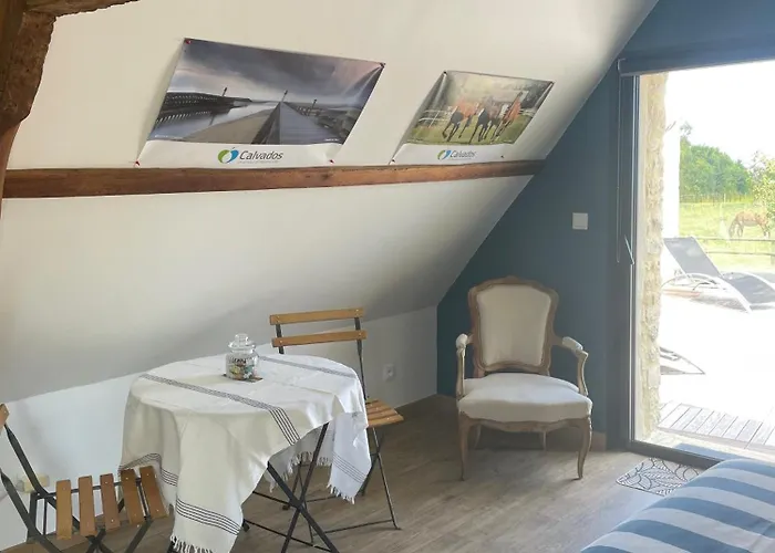 Bleue Des Perriots בית אירוח